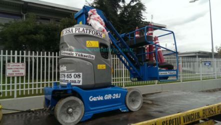 B�ZDEN HABERLER / Makine park�m�za kat�lan dikey manliftler foto�raf� 42