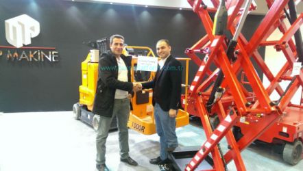 B�ZDEN HABERLER / T�YAP ELS MAK�NE STANDI Z�YARET� foto�raf� 40